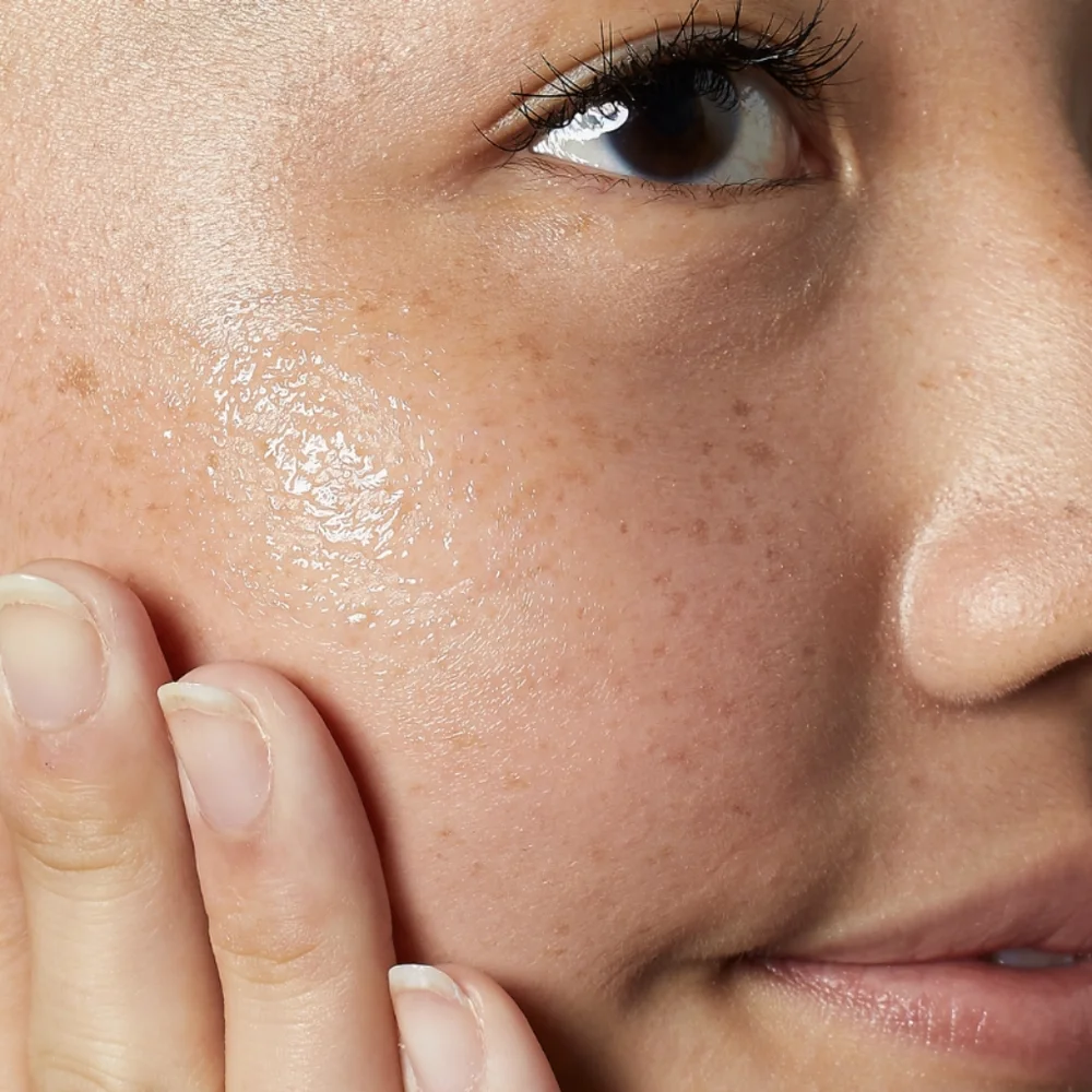 Kiehl's Clearly Corrective Dark Spot Solution - Picture 4 of 12